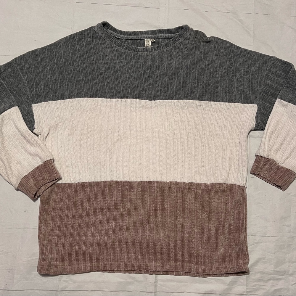 Women’s Hayden ▶️ Los Angeles sweater size large